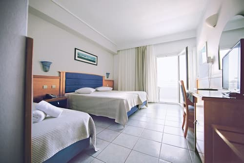 Atlantis Hotel, Room