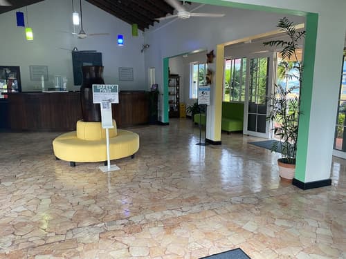 Toby's Resort, Lobby