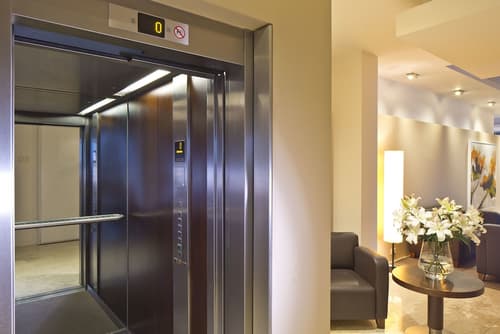 Penz Hotel West, Lobby