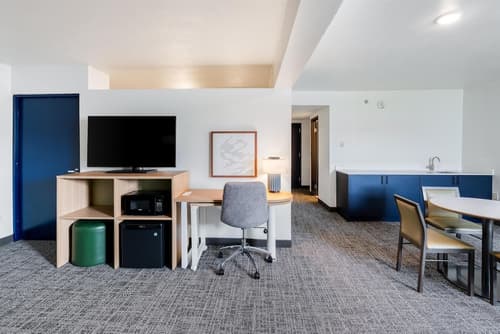 Spark by Hilton Ponce, Room