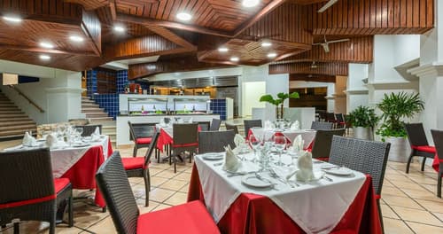 Park Royal Beach Huatulco – All Inclusive