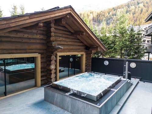 Wellness Hotel Alpenhof, Outdoor spa tub