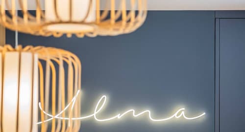 Alma Hotel - Boutique hideaway by the lake with rooftop and ladies-only wellness, Lobby