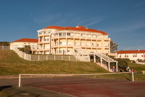 Résidence Eugénie, Tennis court