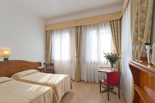 Hotel Cristallo, Room