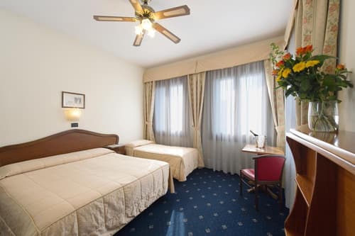 Hotel Cristallo, Room