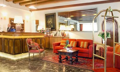 Pinewood Hotel Rome, Reception