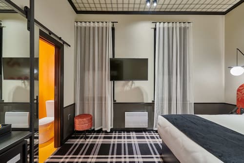 Naumi Studio Wellington, Room