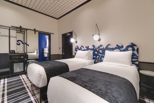 Naumi Studio Wellington, Room