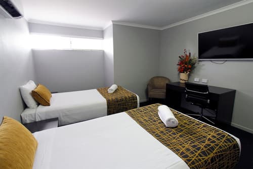 The Stirling Motel, Room