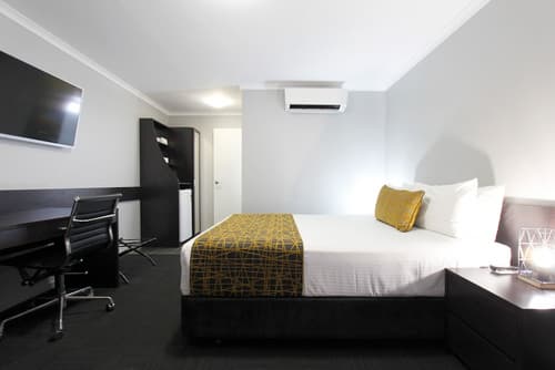 The Stirling Motel, Room