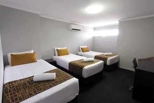 The Stirling Motel, Room