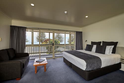 The White Morph - Heritage Collection, Room