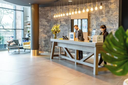 Novotel Edinburgh Centre, Reception