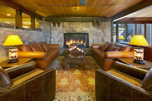 Mammoth Mountain Inn, Lobby