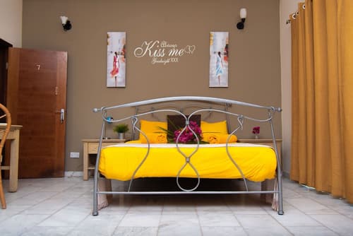 Ocean Villa Heights, Room