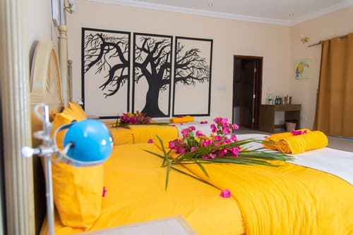 Ocean Villa Heights, Room