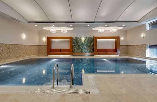 DoubleTree by Hilton Hotel Van