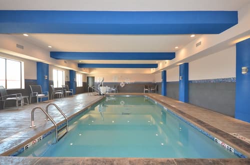 Holiday Inn Express & Suites Oklahoma City Mid - Arpt Area by IHG, Pool