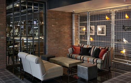 Village Hotel Edinburgh, Lobby