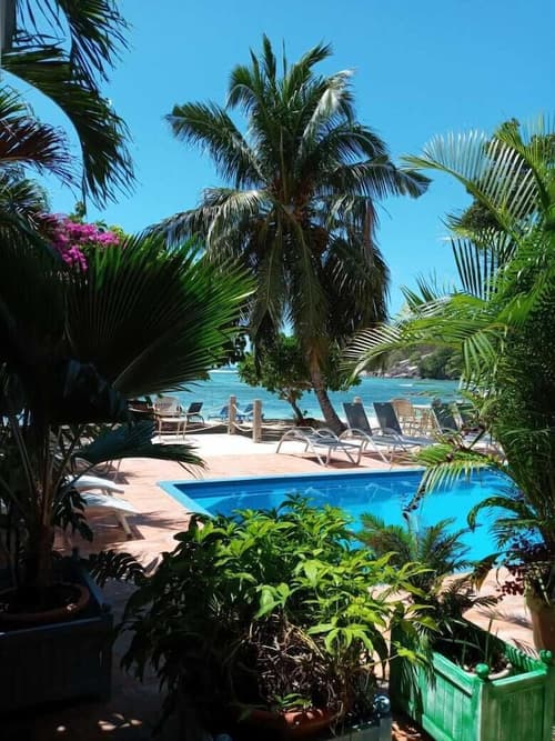 Crown Beach Hotel, Pool