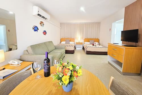 Sasaki Apartments, Room