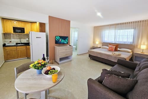 Sasaki Apartments, Room