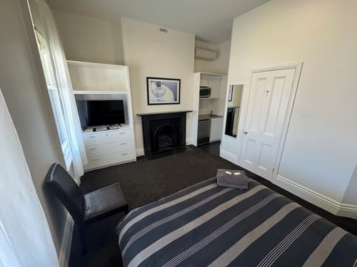 Allawah Bendigo, Room