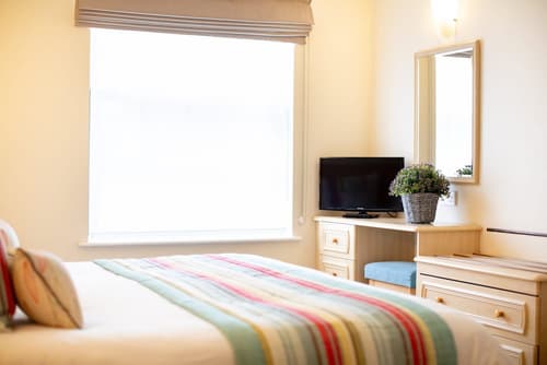 SACO Jersey Merlin House, Room