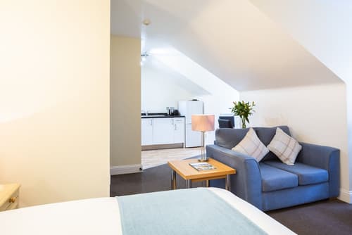 SACO Jersey Merlin House, Room