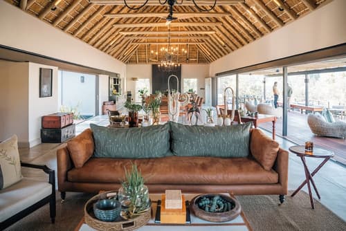 Simbambili Game Lodge, Living area