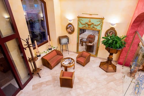 Hotel Flora, Check-in/check-out kiosk