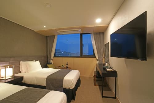 I-Jin Hotel, Room