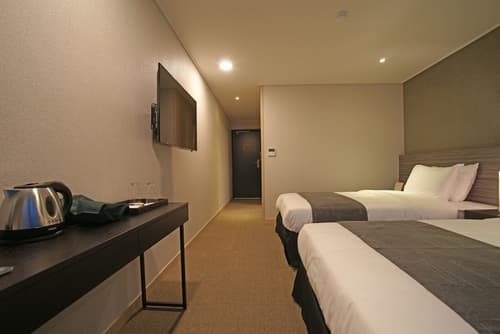 I-Jin Hotel, Room