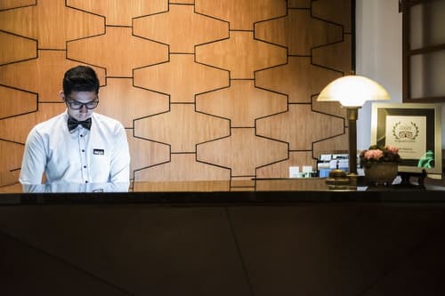 The Henry Hotel Manila, Reception