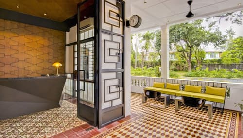 The Henry Hotel Manila, Lobby sitting area