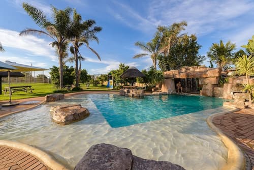 Formosa Bay, Primary image