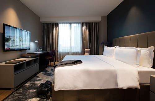 Makati Diamond Residences, Room