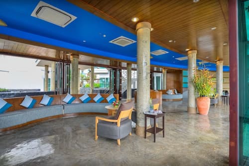 Fishermen's Harbour Urban Resort, Lobby sitting area