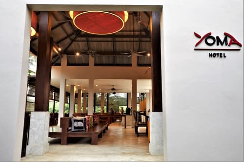 Yoma hotel, Interior entrance