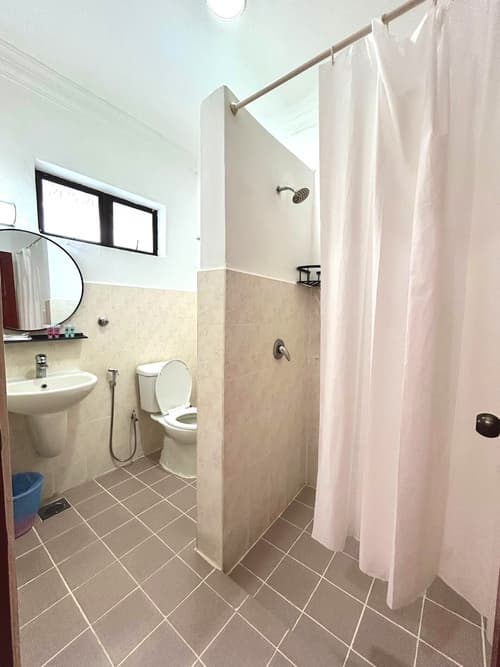 Xcape Resort at Taman Negara, Bathroom