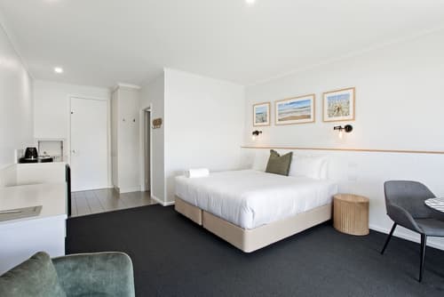 Mariners Cove at Paynesville Motel & Apartments