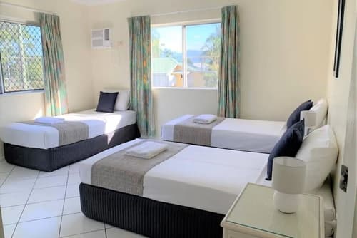 Koala Court Holiday Apartments, Room