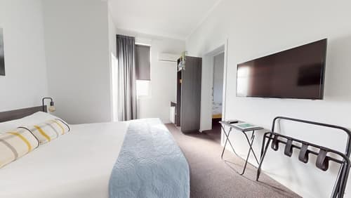 Doctor Syntax Hotel, Room