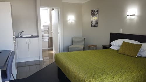 Aspree Motor Inn, Room