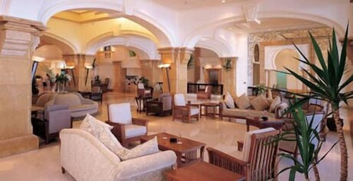 Continental Plaza Beach Resort, Lobby