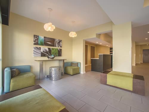 La Quinta Inn & Suites by Wyndham Collinsville - St. Louis, Lobby