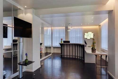 Holiday Inn Dresden - Am Zwinger by IHG, Reception