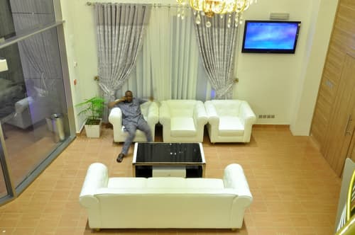 Bénin Royal Hôtel, Interior entrance