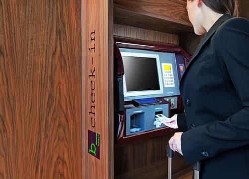 b_smart motel Sevelen, Check-in/check-out kiosk